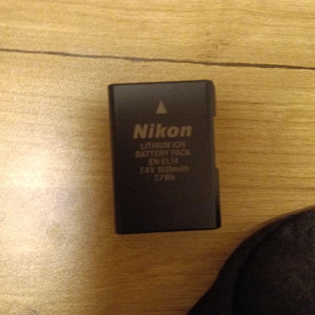 Nikon D5100 デジタル一眼レフカメラ ダブルズームキットストラップ付き
