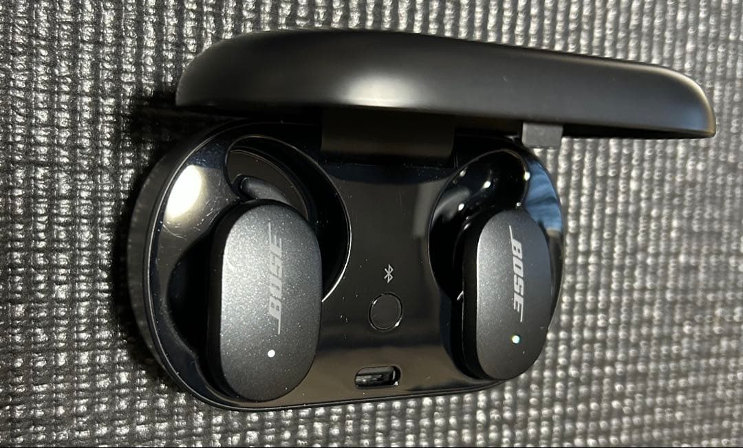 BOSE ワイヤレスイヤホン ノイズキャンセリング イヤーチップ付き　箱付き