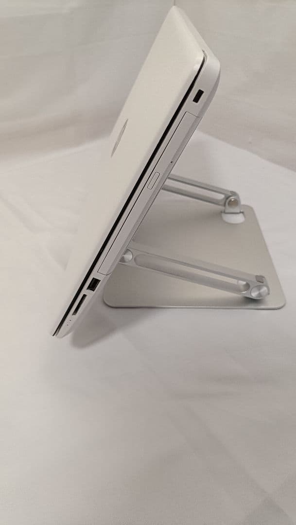 HP Laptop 0241AU　ノートパソコン