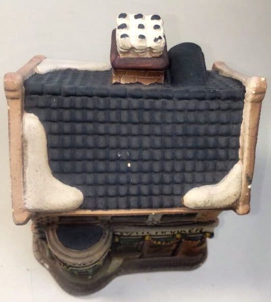 GEO WEETON WATCHMAKER 陶器製建物