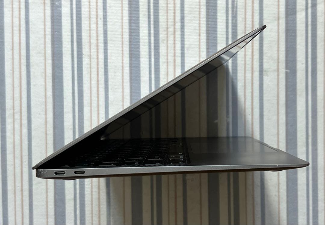 MacBook Air 13インチ (2020) i7/16G/512G