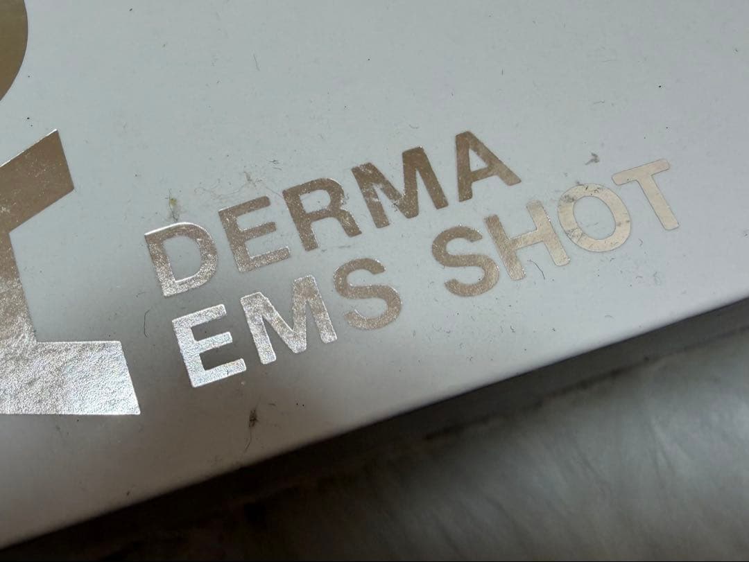 メディキューブ　AGE-R EMSダーマショット小顔美顔器