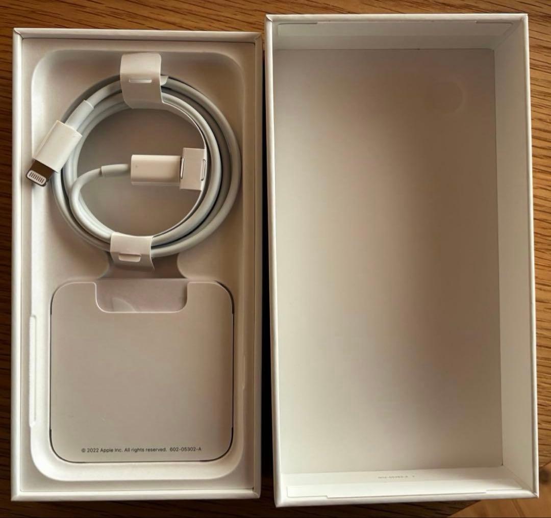 極美品iPhone SE第3世代本体128GBスターライトSIMフリー純正