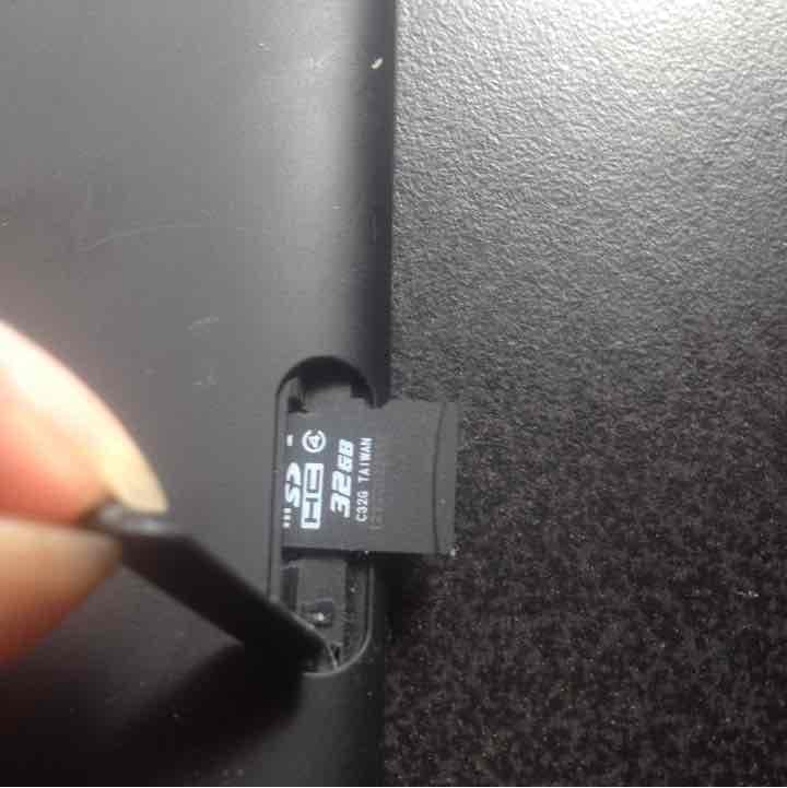 片手で読める電子書籍リーダー SONY Reader PRS-T1
