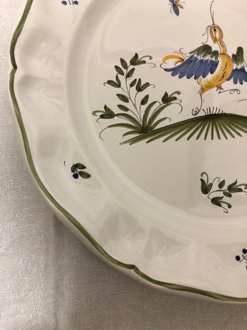 美品　南フランスのMoustier焼の手書き花リムプレート24,5cm