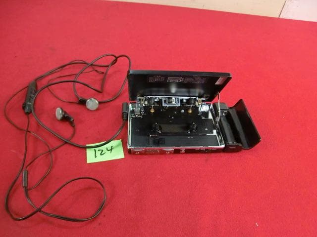 124：SONY WM-701C ソニー　カセットウォークマン　ジャンク
