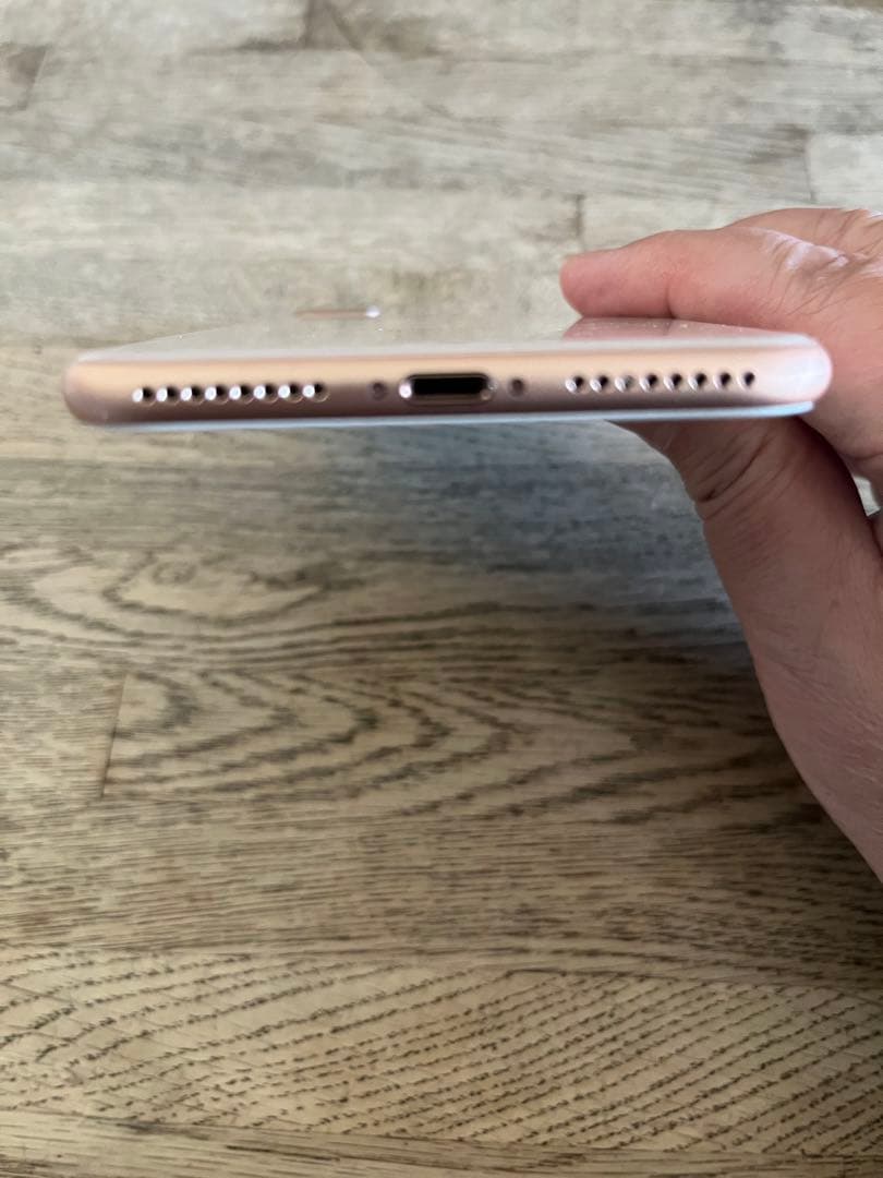 iPhone 8 Plus ゴールド 本体