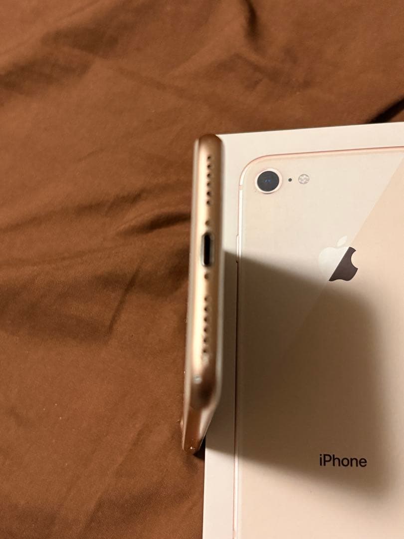 S*様 iPhone8 Gold 64GB SIMフリーバッテリー85% 純正ケ