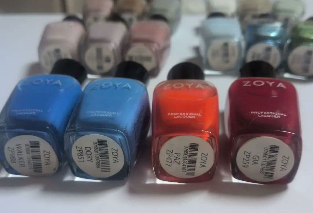 Zoya ネイルカラー 16本セット