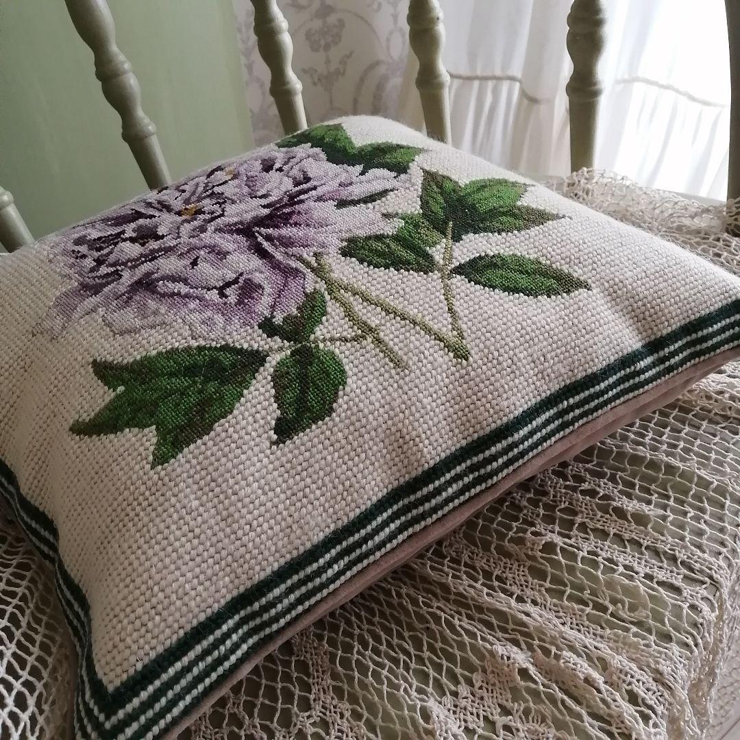 プチポワン　ニードル　手刺繍　 アンティーク　クッションカバー