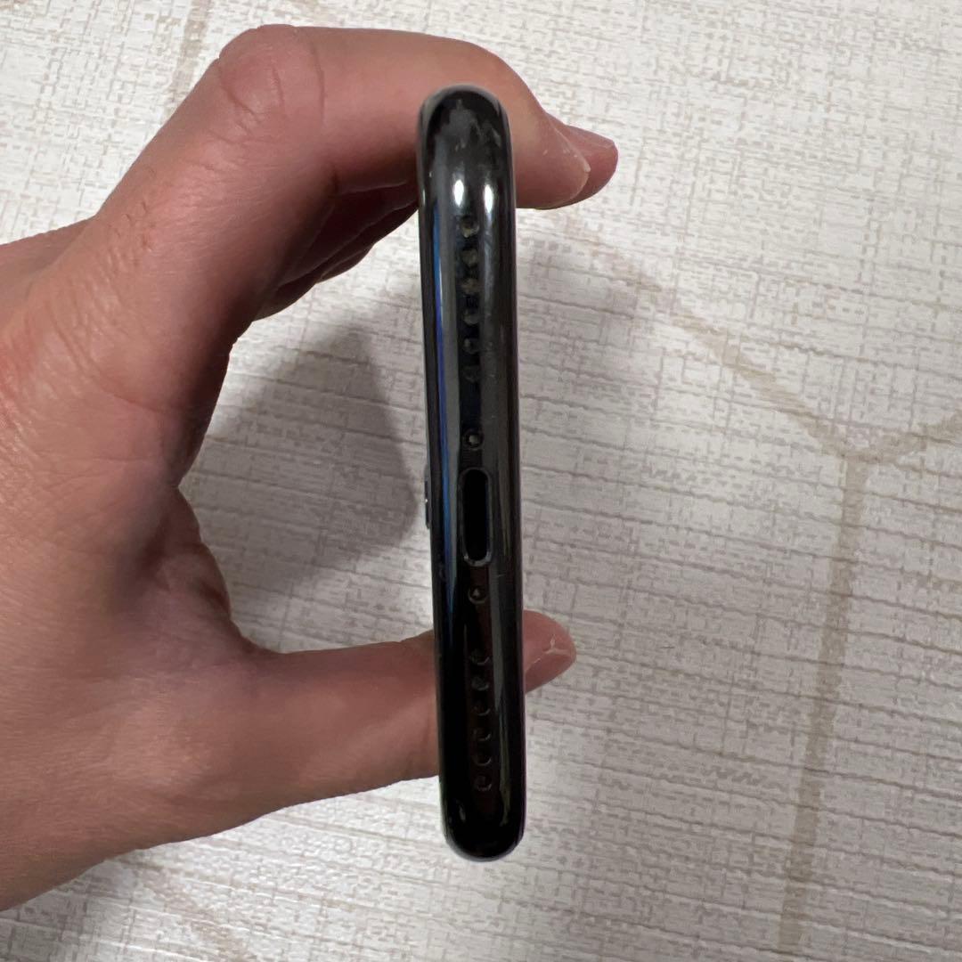 Apple iPhone X 64GBブラック 画面ひびあり
