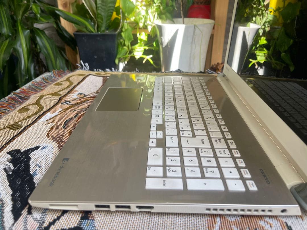 ノ-トパソコン【TOSHIBA 】 T75/GG第8世代 Core i7