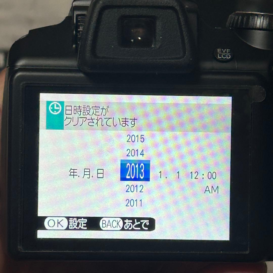 【動作品　付属品完備　美品】FUJIFILM FINEPIX S8200