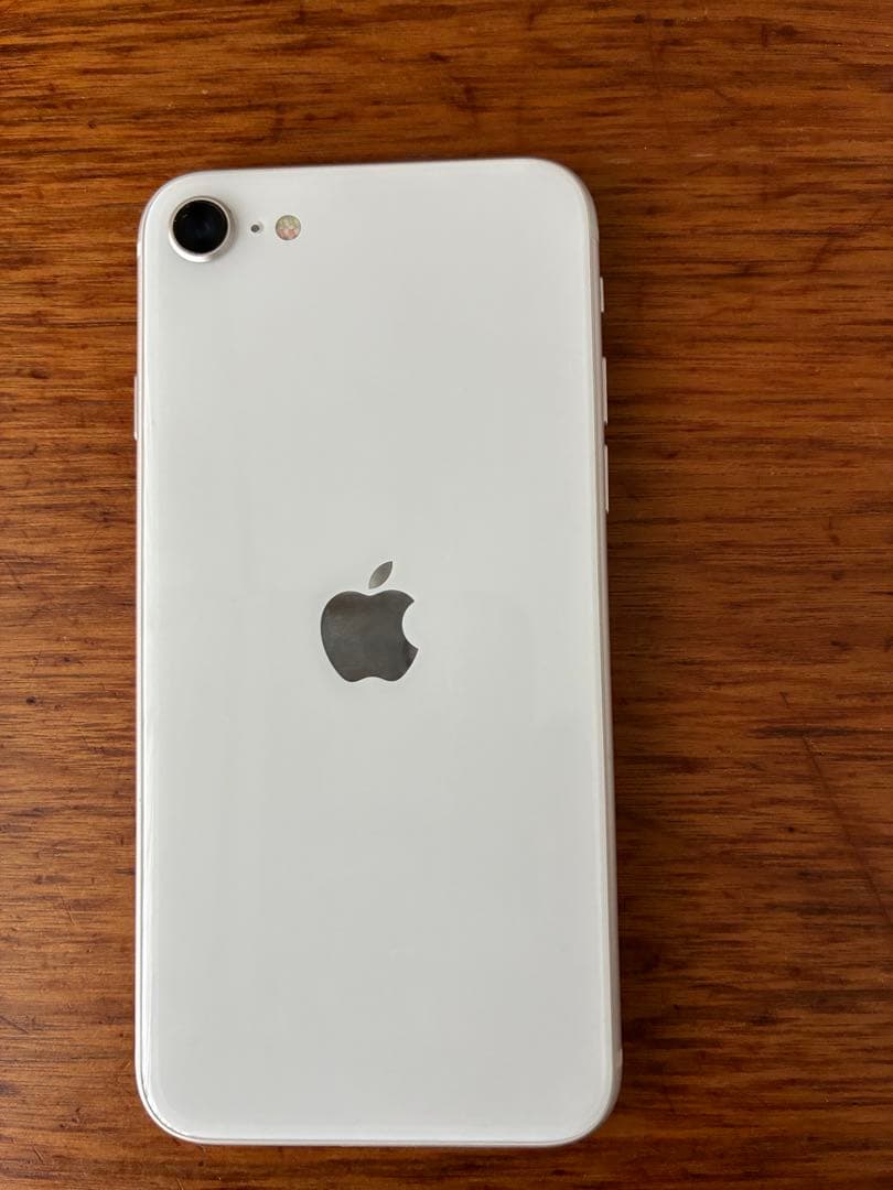 Apple iPhone SE 第三世代　64GB (Starlight)