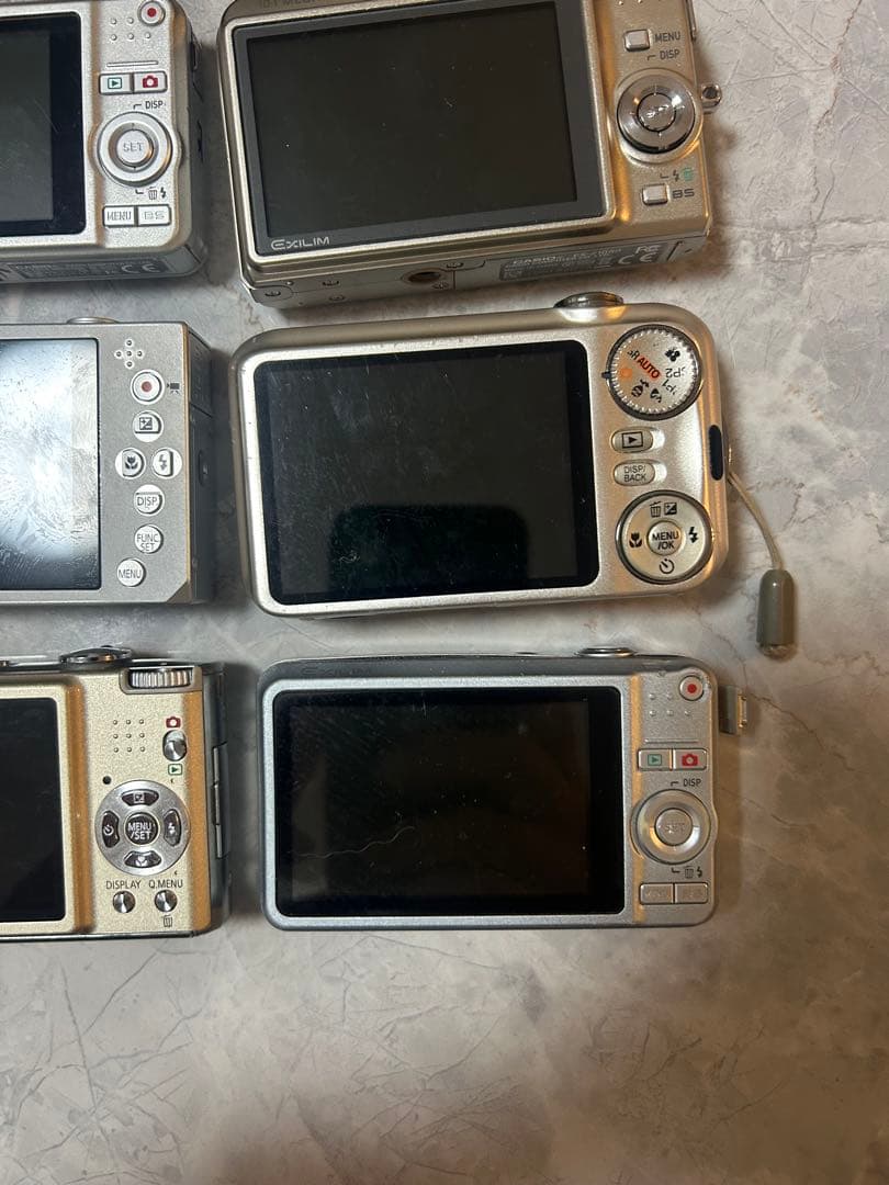 コンパクトデジカメ8台まとめ売り（ジャンク品）