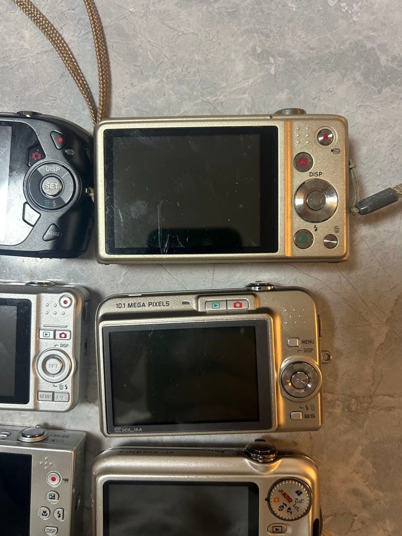 コンパクトデジカメ8台まとめ売り（ジャンク品）