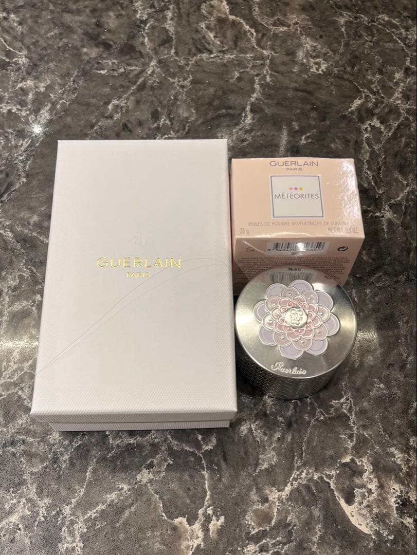 GUERLAIN メテオリット ビーユ02 ローズ
