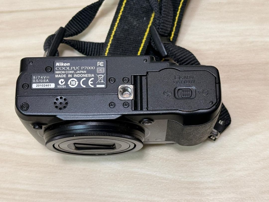 NIKON COOLPIX P7000 コンパクトデジタルカメラ ブラック