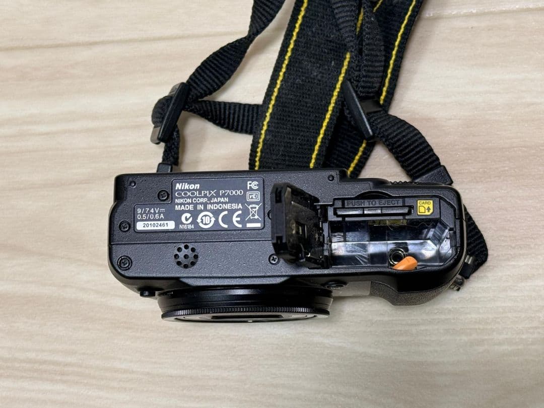 NIKON COOLPIX P7000 コンパクトデジタルカメラ ブラック