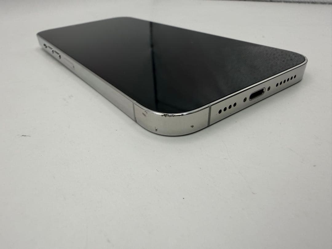 iPhone 13 Pro MAX 256GBシルバー 本体 A2641