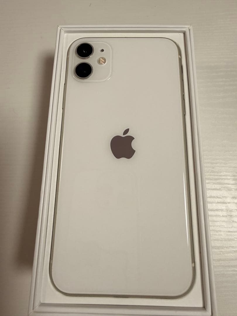 輝き⭐︎ Apple iPhone 11 ホワイト 本体