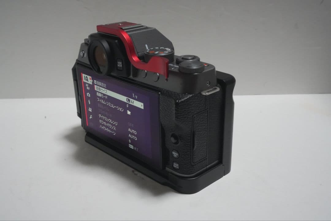 ラスト出品！12月13日まで！富士フイルム X-T200 単焦点レンズセット