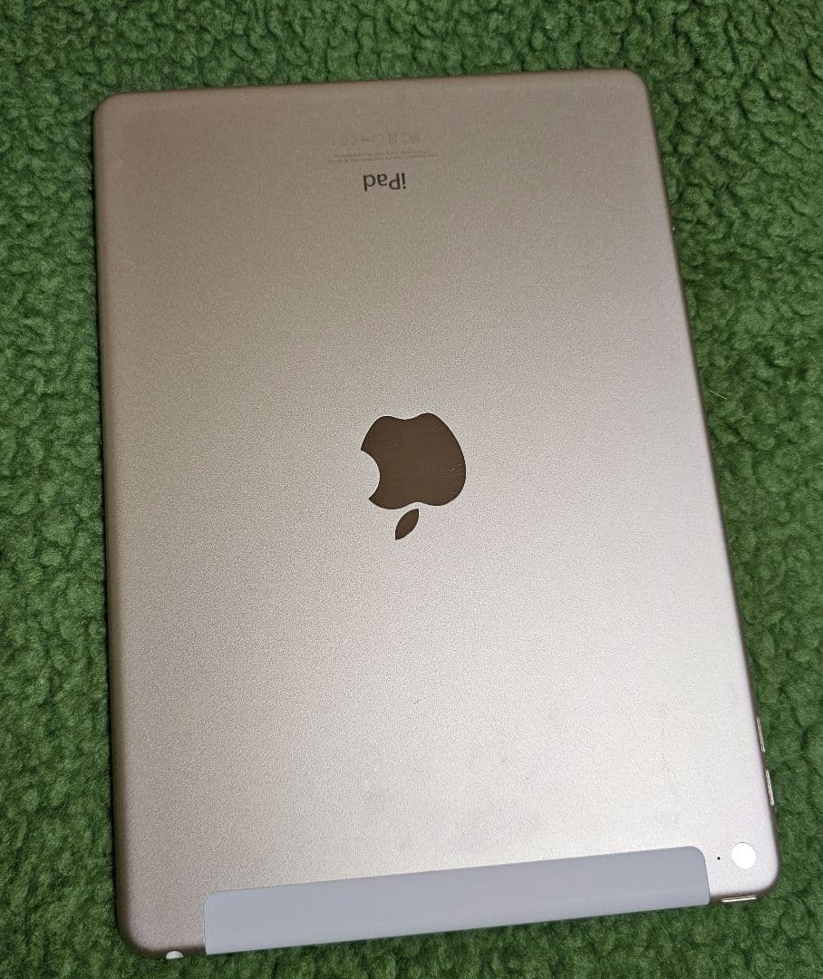 iPad Air2 第2世代 32GB au ゴールド