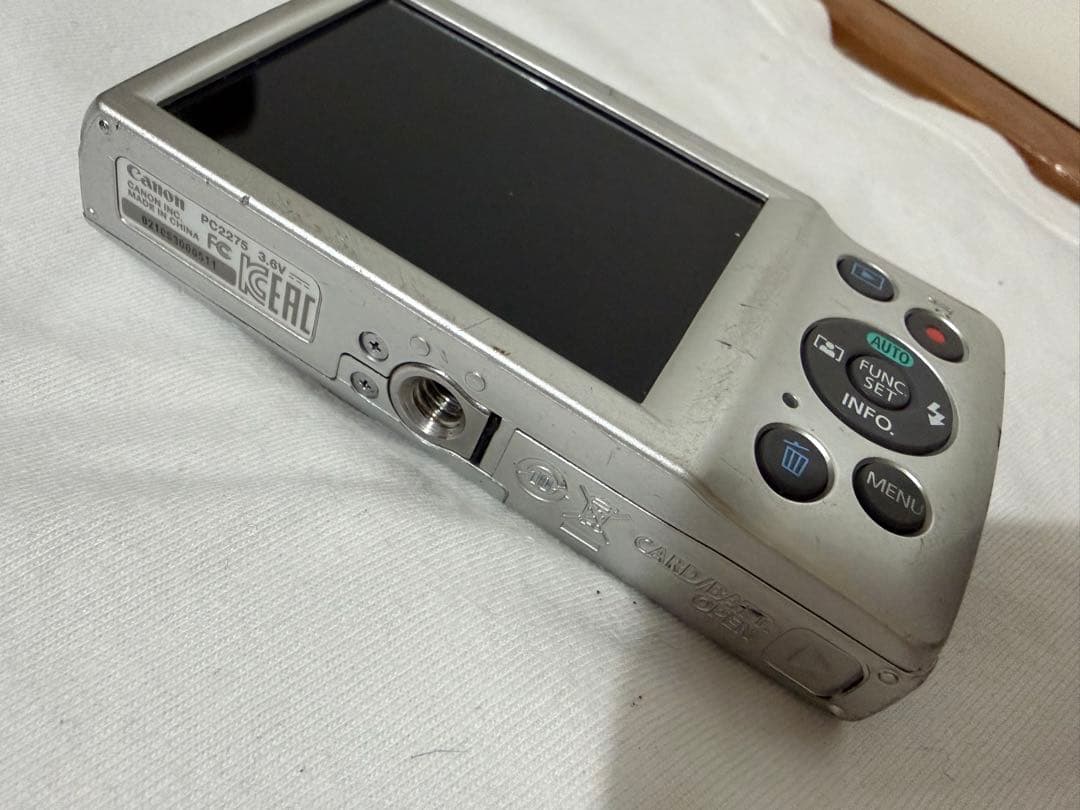 Canon キャノン コンパクトデジタルカメラ IXY180 シルバー ジャンク