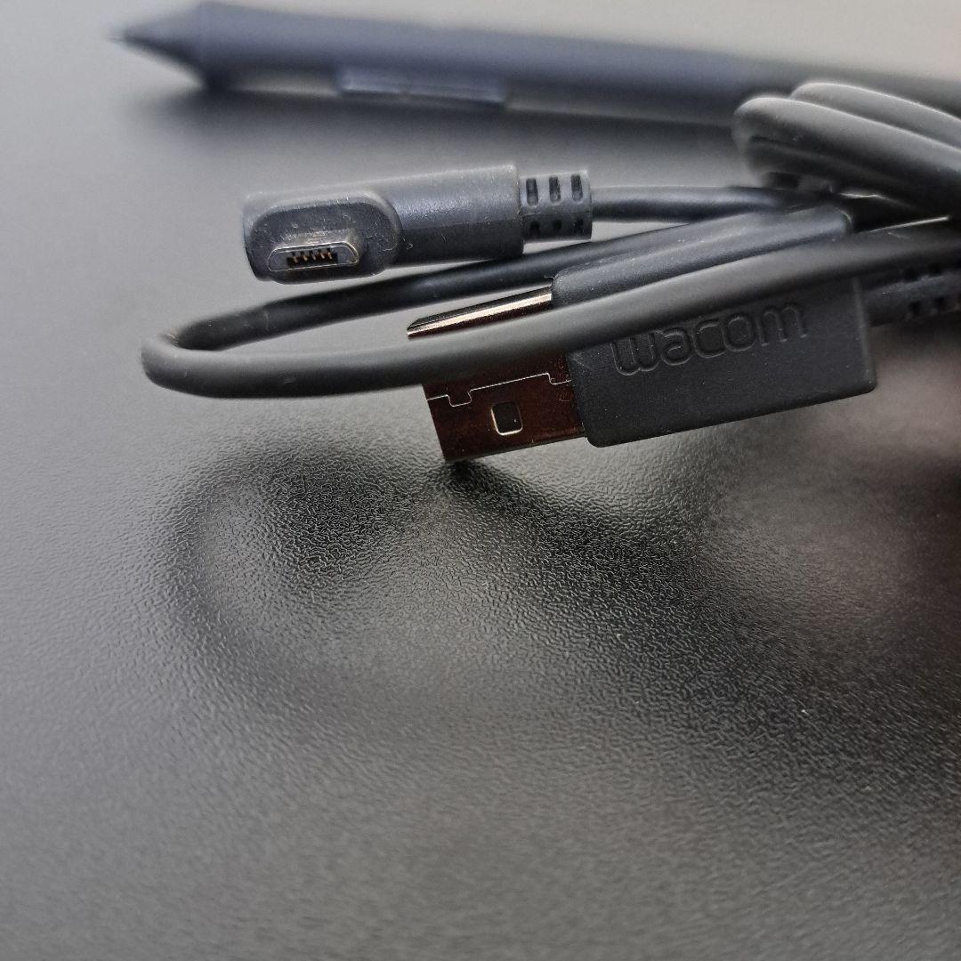 Wacom Intuos Medium ベーシック (CTL-6100/K0)