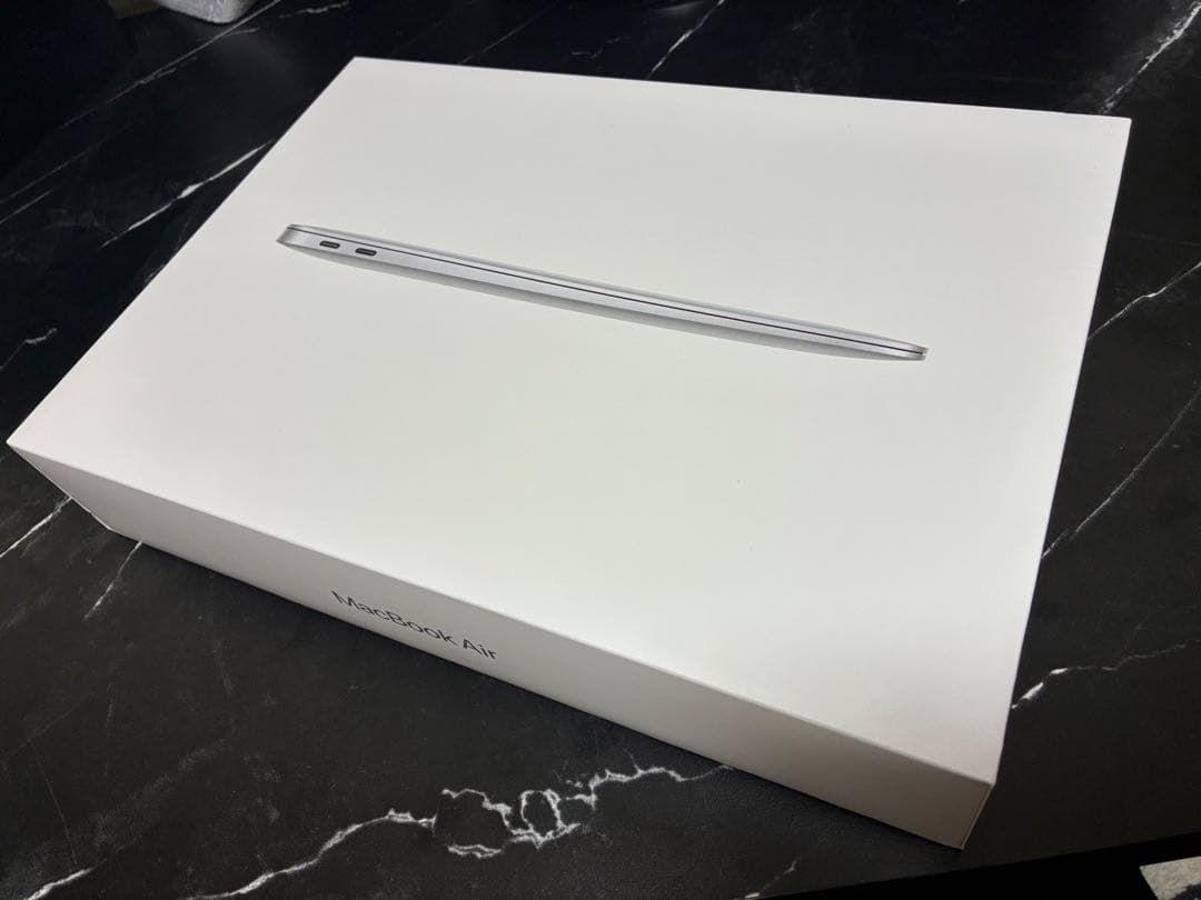 MacBook Air M1 シルバー（メモリ16GB/SSD 512GB)