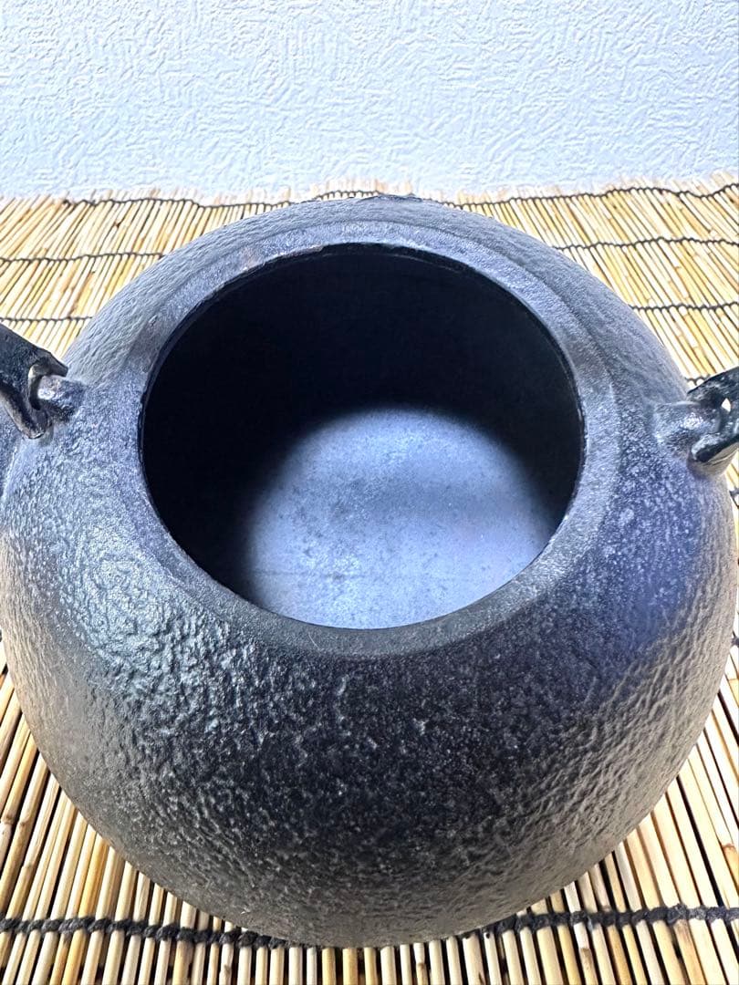 未使用品　南部盛栄堂販売　１２型　馬文様　南部鉄瓶　南部鉄器　鉄瓶