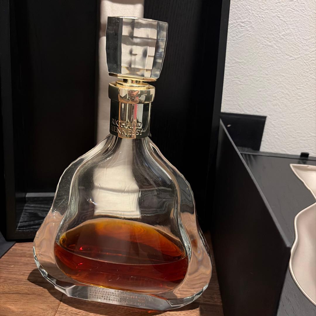 HENNESSY ヘネシー リシャール700mlバカラ製空き瓶、化粧箱、外箱あり