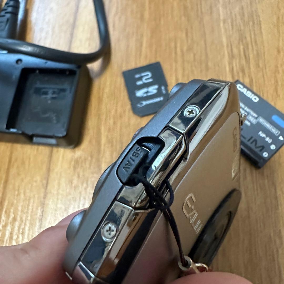 【美品】CASIO EX-Z330 デジカメ（動作確認済み）