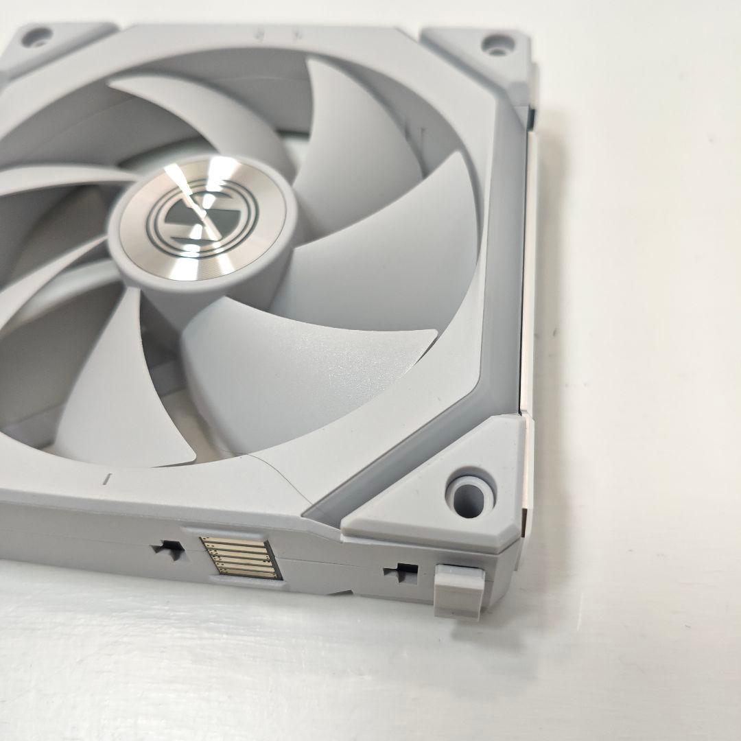 LIANLI uni FAN SL120 V2 RGB WHITE ケースファン