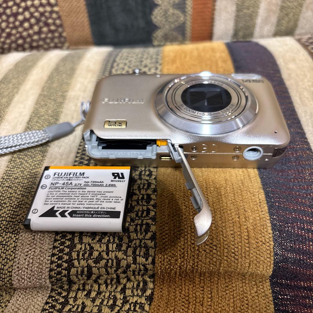 FUJIFILM 5 x WIDE コンパクトデジタルカメラ