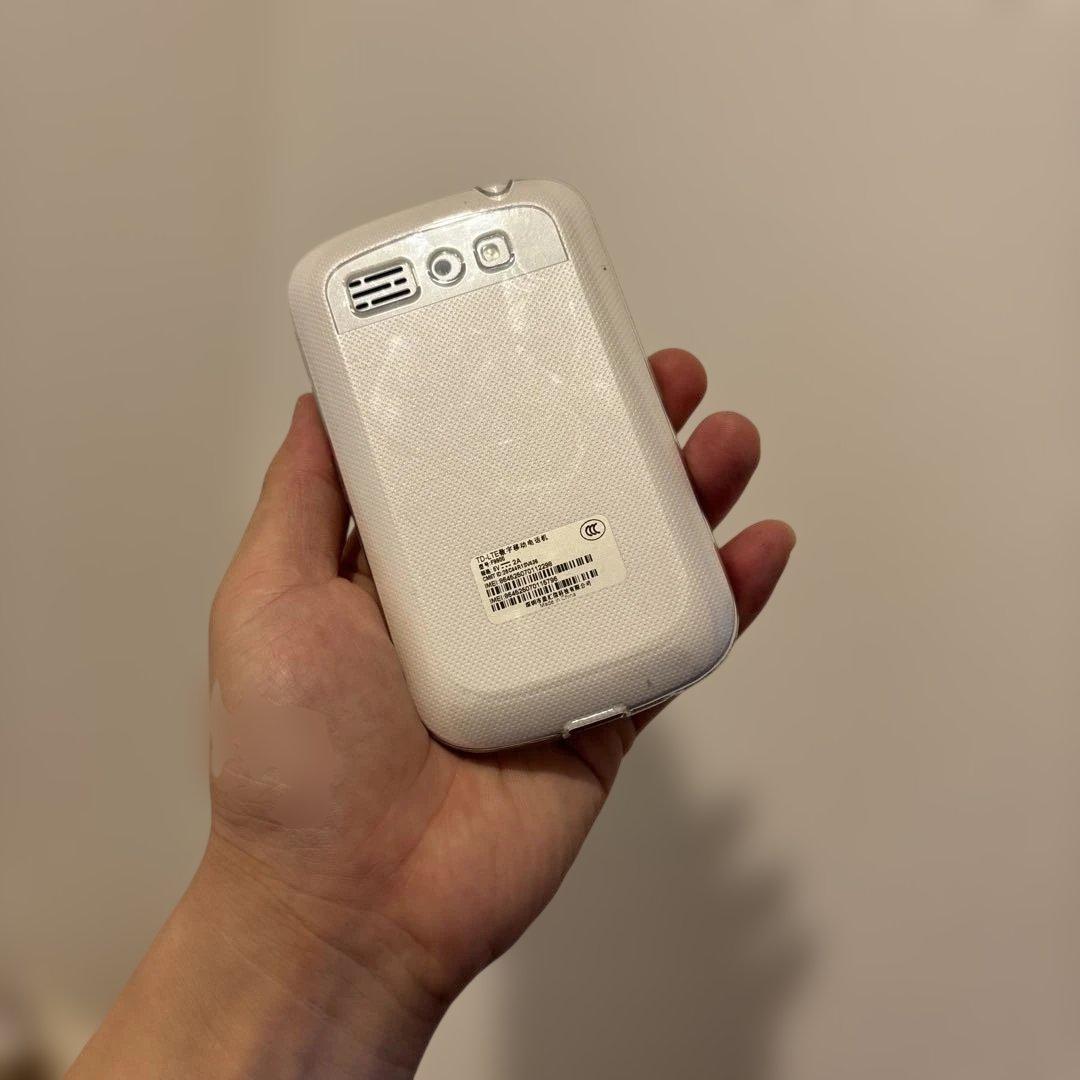 Android F9900（BlackBerry 9900 復刻デザイン）