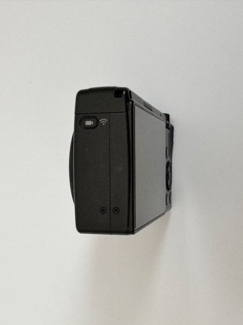 メーカー保証内RICOH GRIII (GR3) 充電器付　ショット数2147枚
