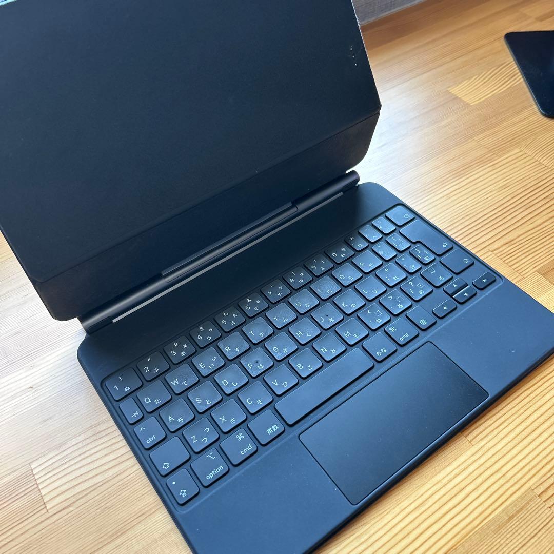 iPad Pro 11インチ　第4世代 Wi-Fiモデル　キーボード等セット