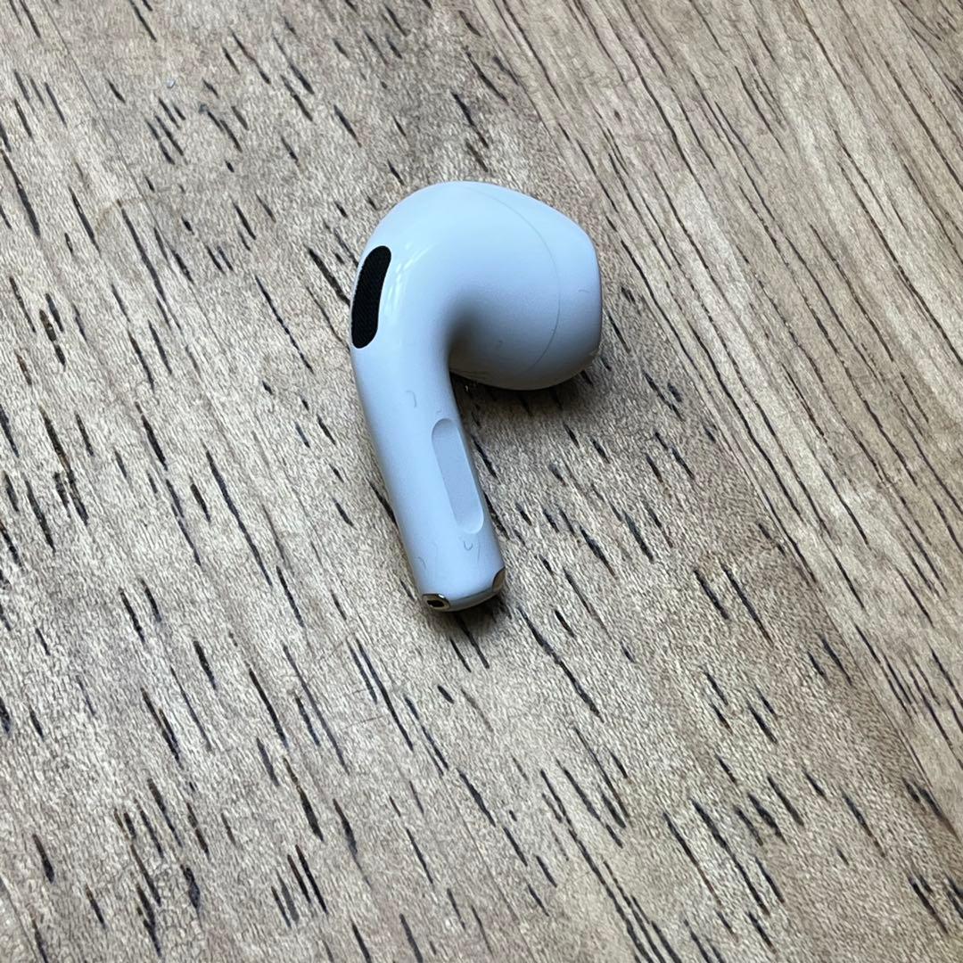 美品 AirPods 第4世代 右耳 A3050 右 エアーポッズ