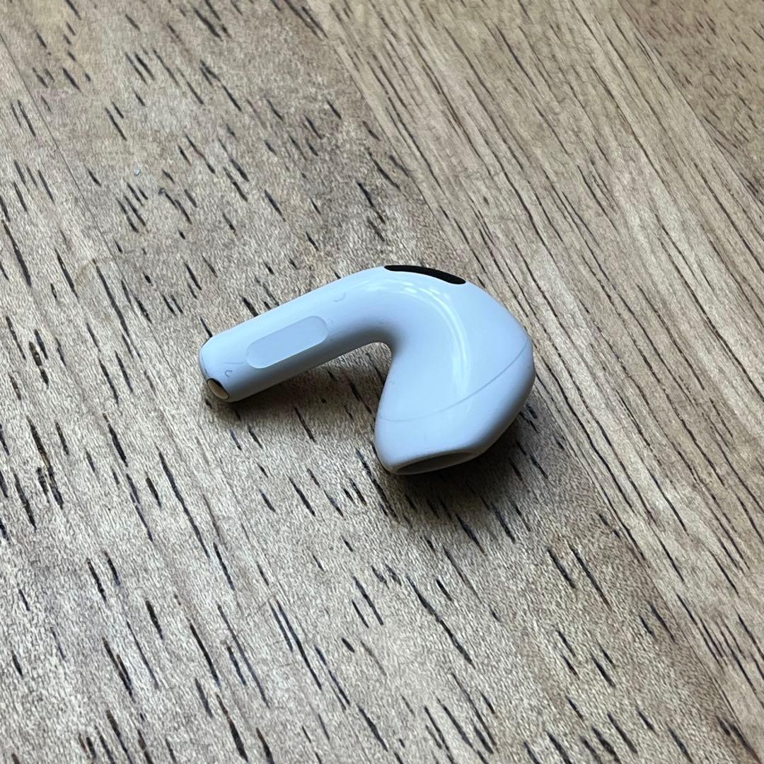美品 AirPods 第4世代 右耳 A3050 右 エアーポッズ