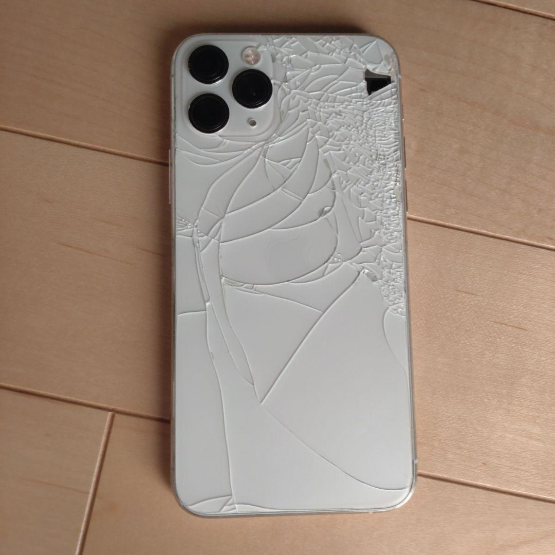 iPhone11Pro　本体　動作品　画面割れ　背面割れあり　64gb