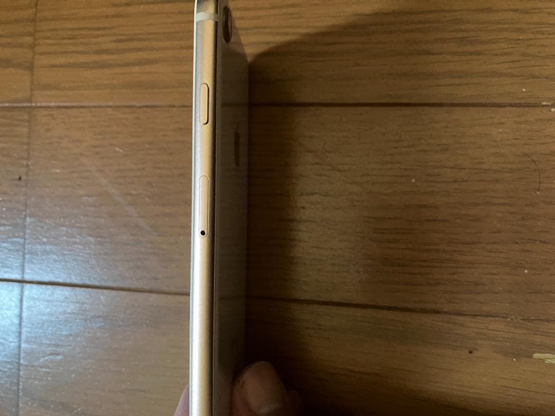 【美品】iPhone8 64GB ゴールド本体