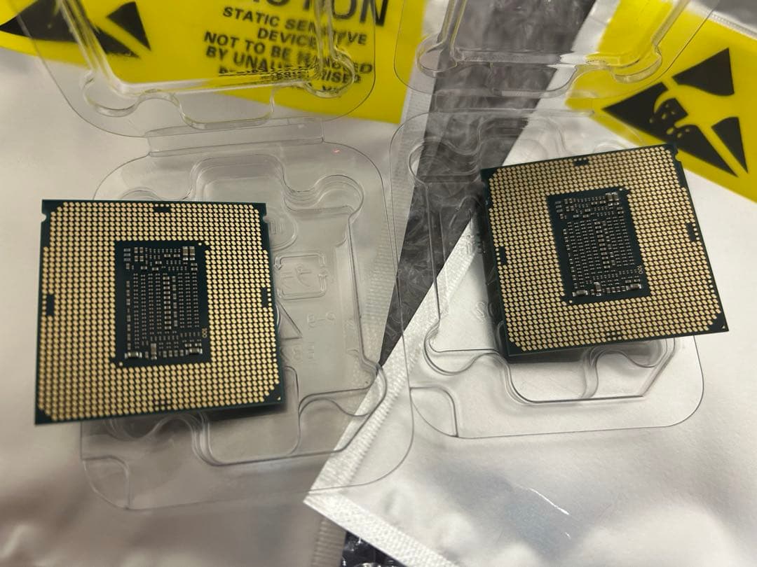 CPU Intel Core i5-9500 2個シェルケース静電気防止袋付