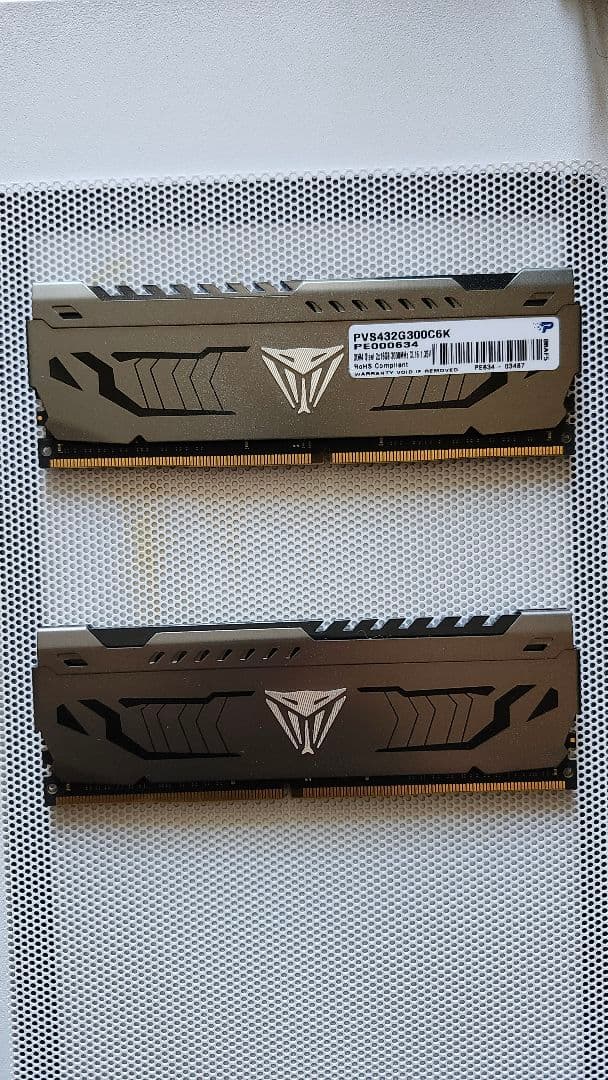 メモリー DDR4 Steel 2x16GB 3000MHz CL16 1.35V