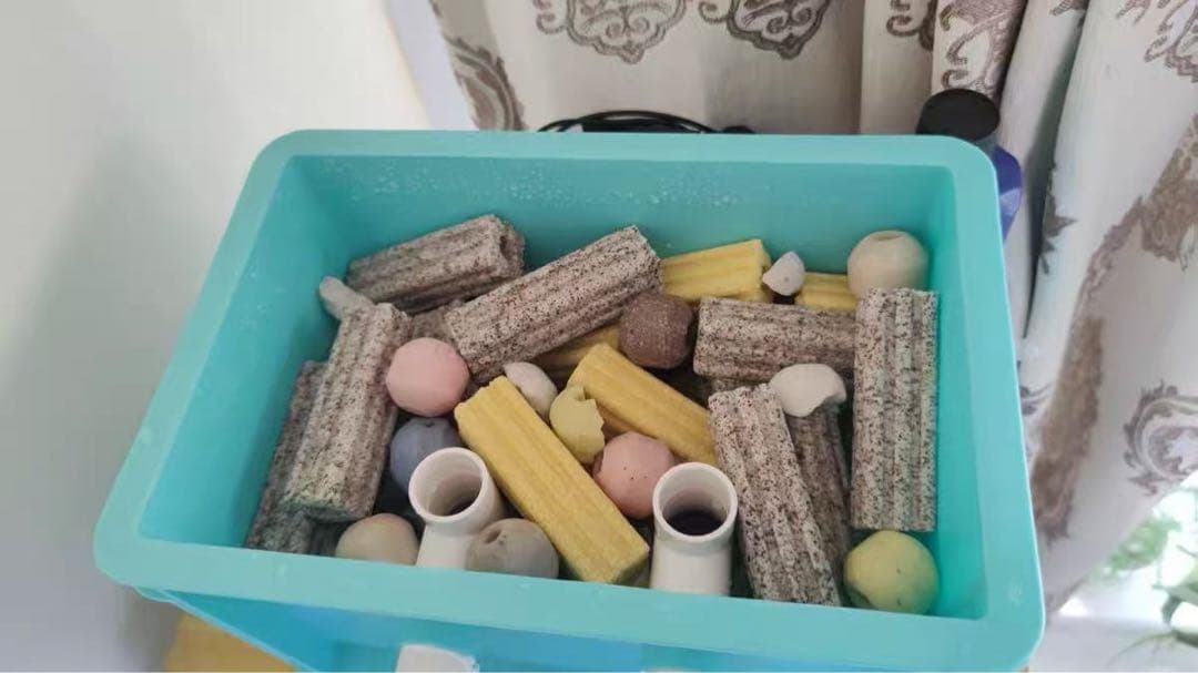 100本多孔質セラミック製水槽池用濾過材海水魚　水草　メダカ　金魚錦鯉水質浄化