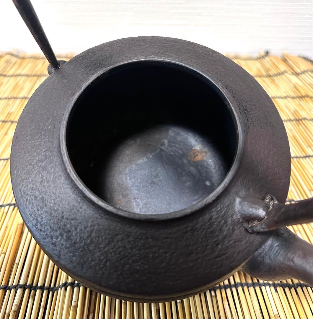 ＵＳＥＤ品 岩手県奥州 佐秋鋳造所 佐藤守巨造 真作保証　南部鉄瓶 南部鉄器
