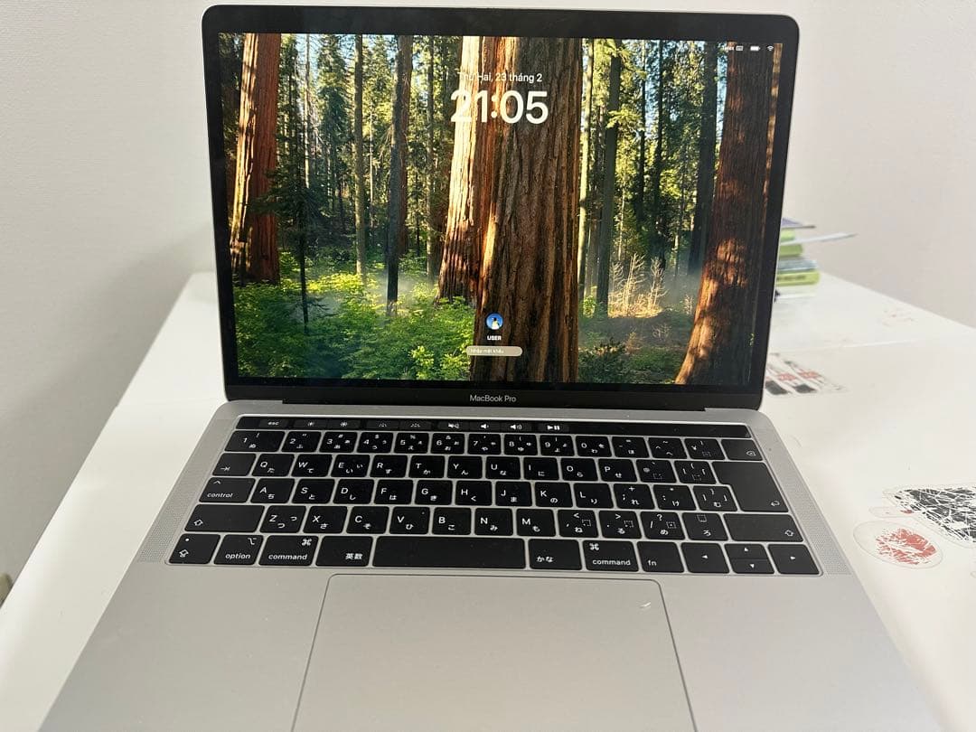 MacBook Pro 2019 13インチ シルバー