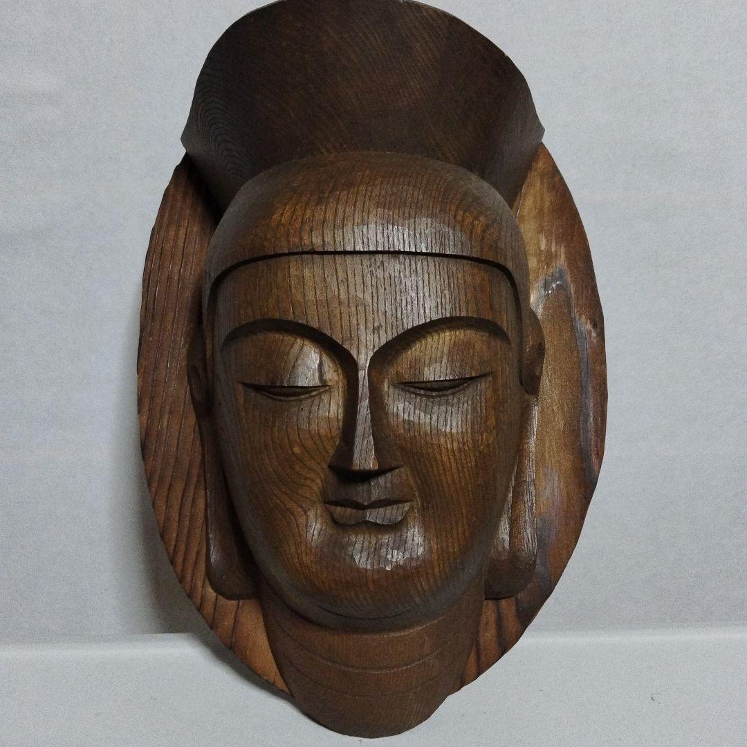 一刀彫のお面です。