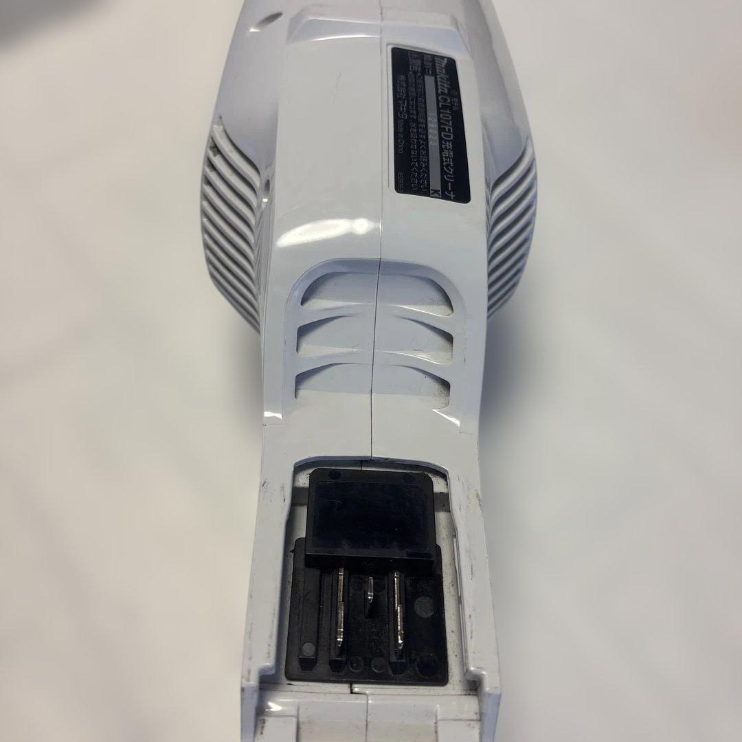 Makita 充電式クリーナ　CL107FD 充電器DC10SA