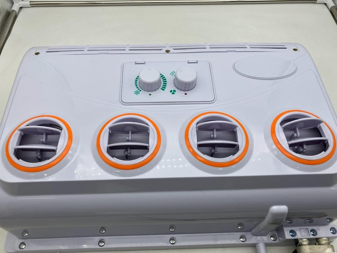 カーエアコン　並行輸入品　12V　トラック　キャンピングカー　蒸発器